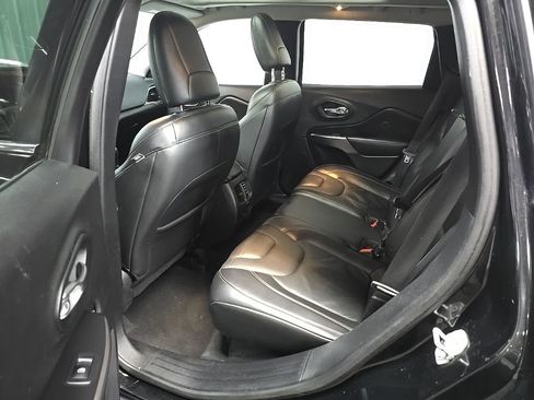 Used 2019 Jeep Cherokee Limited AWD/4WD image 31
