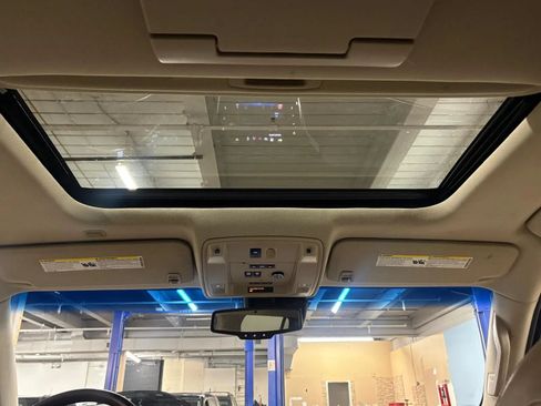 Used 2016 Cadillac Escalade Luxury AWD/4WD image 10