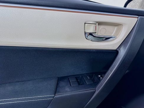 Used 2016 Toyota Corolla LE FWD image 15