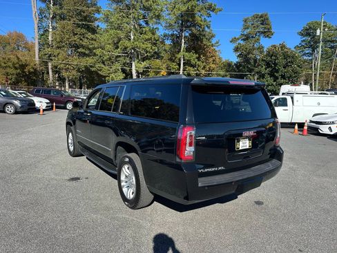 Used 2017 GMC Yukon XL SLT w/ Premium Edition image 6