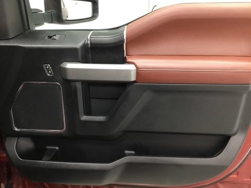 Used 2018 Ford F150 Platinum w/ Equipment Group 701A Luxury AWD/4WD image 39