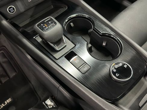 Used 2022 Nissan Rogue SV w/ SV Premium Package image 15