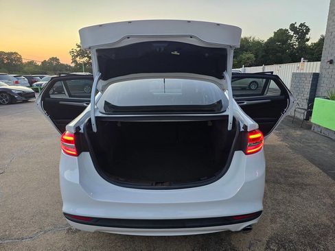 Used 2018 Ford Fusion SE image 42