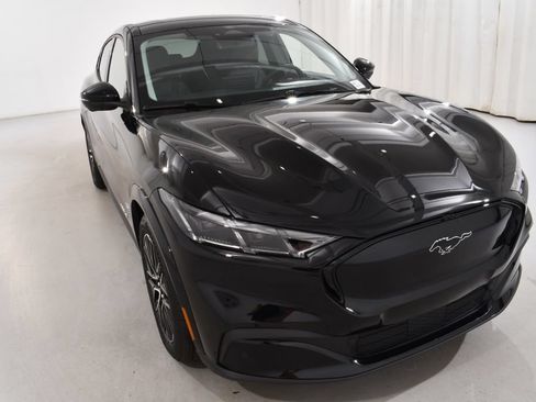 Used 2025 Ford Mustang Mach-E Premium AWD/4WD image 4