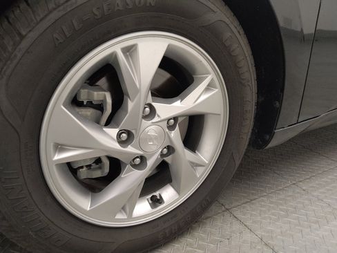 Used 2023 Hyundai Elantra SE w/ Cargo Package FWD image 31