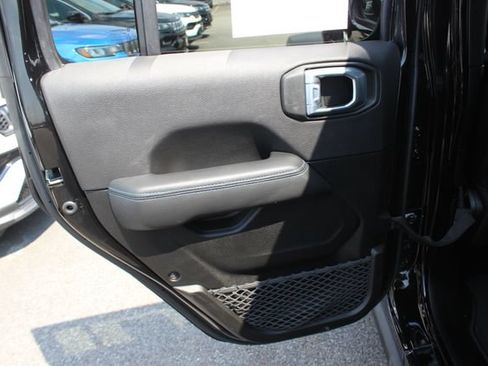 Used 2023 Jeep Wrangler Unlimited Rubicon 4xe AWD/4WD image 22