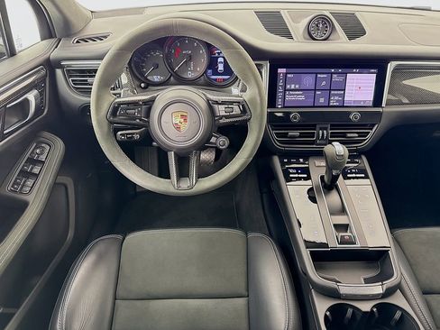 Certified 2024 Porsche Macan GTS image 26