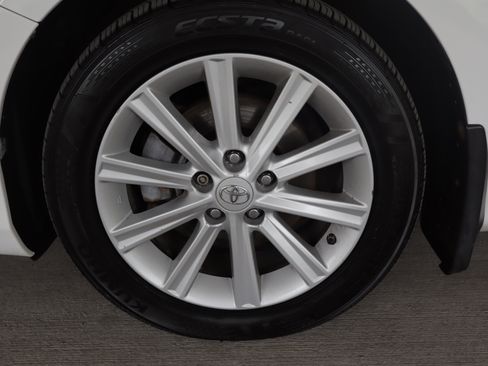 Used 2012 Toyota Camry XLE w/ Convenience Pkg FWD image 27