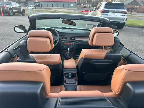 Used 2013 BMW 335i Convertible image 21