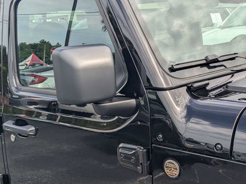 New 2026 Jeep Gladiator Sport AWD/4WD image 11