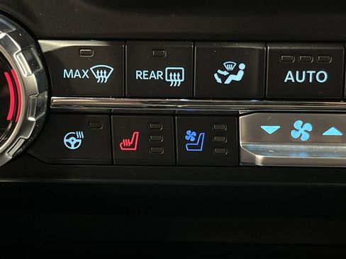 Used 2023 Ford F150 Lariat w/ Equipment Group 502A High image 8