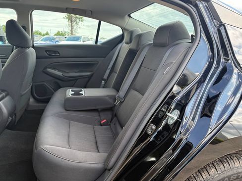 Used 2024 Nissan Altima 2.5 SV w/ SV Premium Package AWD/4WD image 16