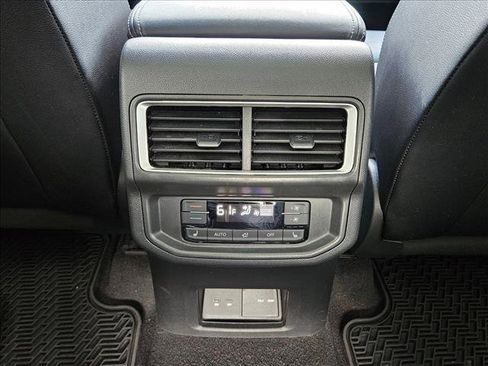 Used 2024 Volkswagen Atlas SEL Premium R-Line AWD/4WD image 17