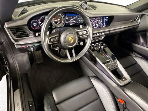 Certified 2023 Porsche 911 Carrera RWD image 4