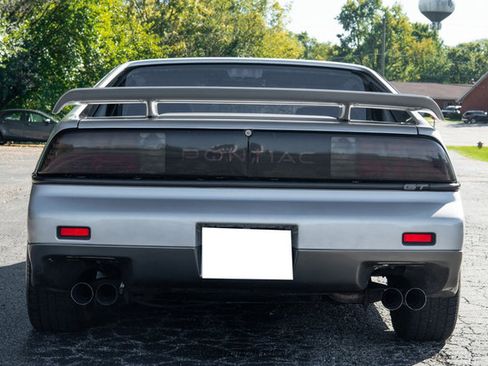 Used 1986 Pontiac Fiero GT image 7