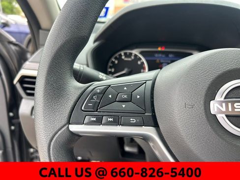 Used 2025 Nissan Altima 2.5 SV FWD image 14