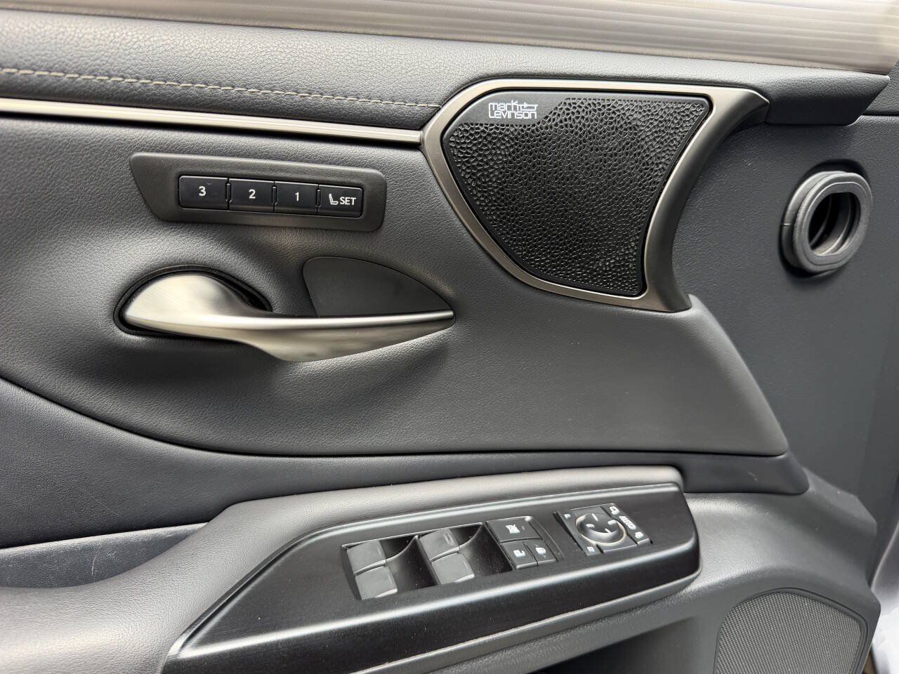 Used 2020 Lexus ES 350 F Sport w/ Accessory Package 2 FWD image 12