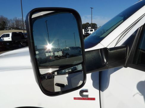 Used 2019 RAM 3500 Tradesman w/ Chrome Appearance Group image 48