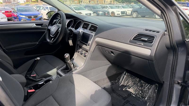 Used 2016 Volkswagen Golf S FWD image 6