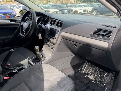Used 2016 Volkswagen Golf S FWD image 6