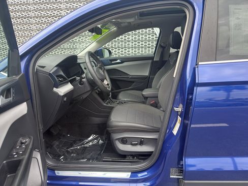 Used 2023 Volkswagen Taos SE w/ Panoramic Sunroof Package image 15