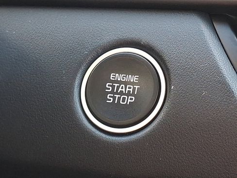 Used 2025 Kia Seltos EX w/ EX Sunroof Package image 25