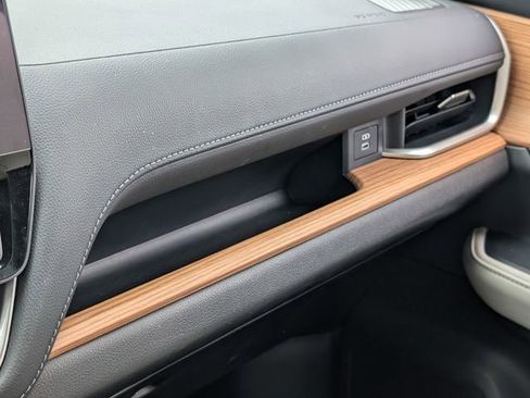 Used 2025 Toyota Grand Highlander AWD image 31