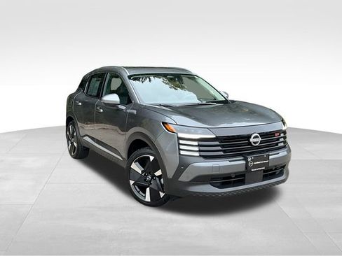 Certified 2025 Nissan Kicks SR image 1