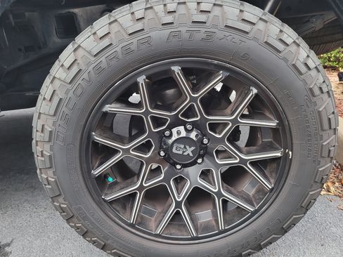 Used 2018 Ford F150 XLT w/ Equipment Group 302A Luxury RWD image 7