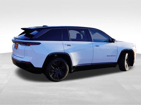 Used 2024 Jeep Wagoneer Launch Edition image 4