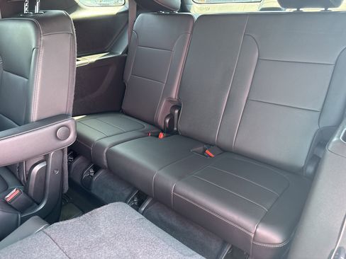 Used 2023 Chevrolet Traverse LT AWD/4WD image 23