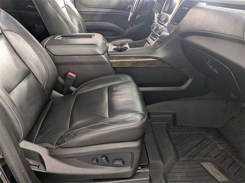 Used 2020 Chevrolet Suburban LT image 34