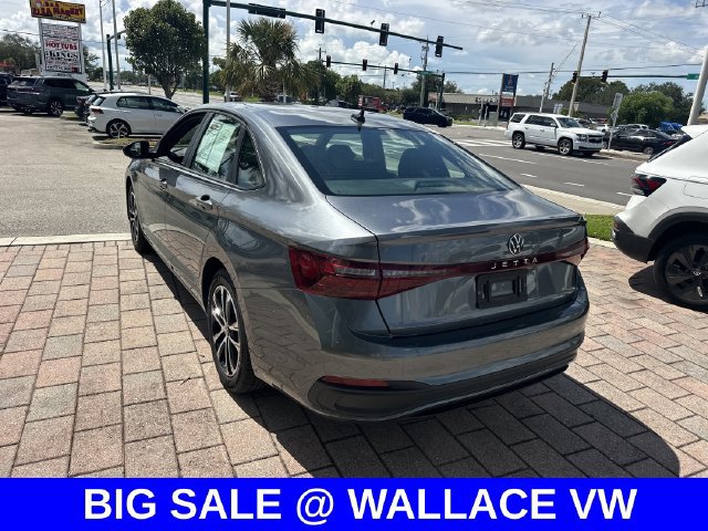 Certified 2025 Volkswagen Jetta Sport FWD image 9