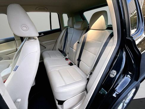 Used 2014 Volkswagen Tiguan SE FWD image 19