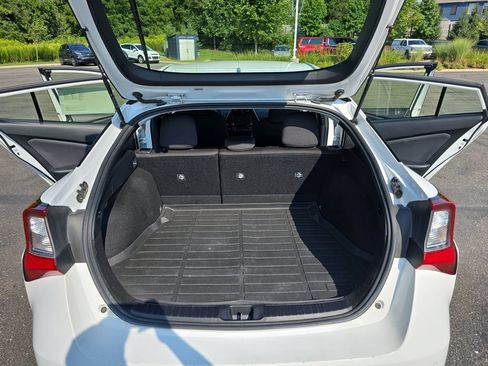 Used 2022 Toyota Prius LE FWD image 14