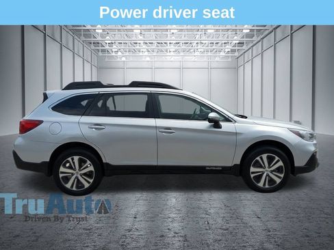 Used 2019 Subaru Outback 2.5i Limited AWD/4WD image 9