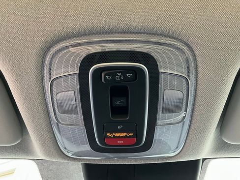 Used 2025 Hyundai Elantra Limited image 17