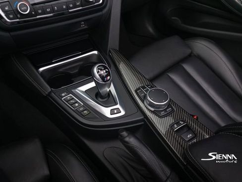 Used 2017 BMW M4 Convertible image 45