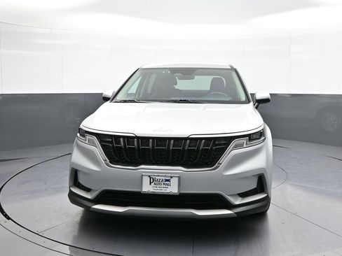 Certified 2023 Kia Carnival LX image 2