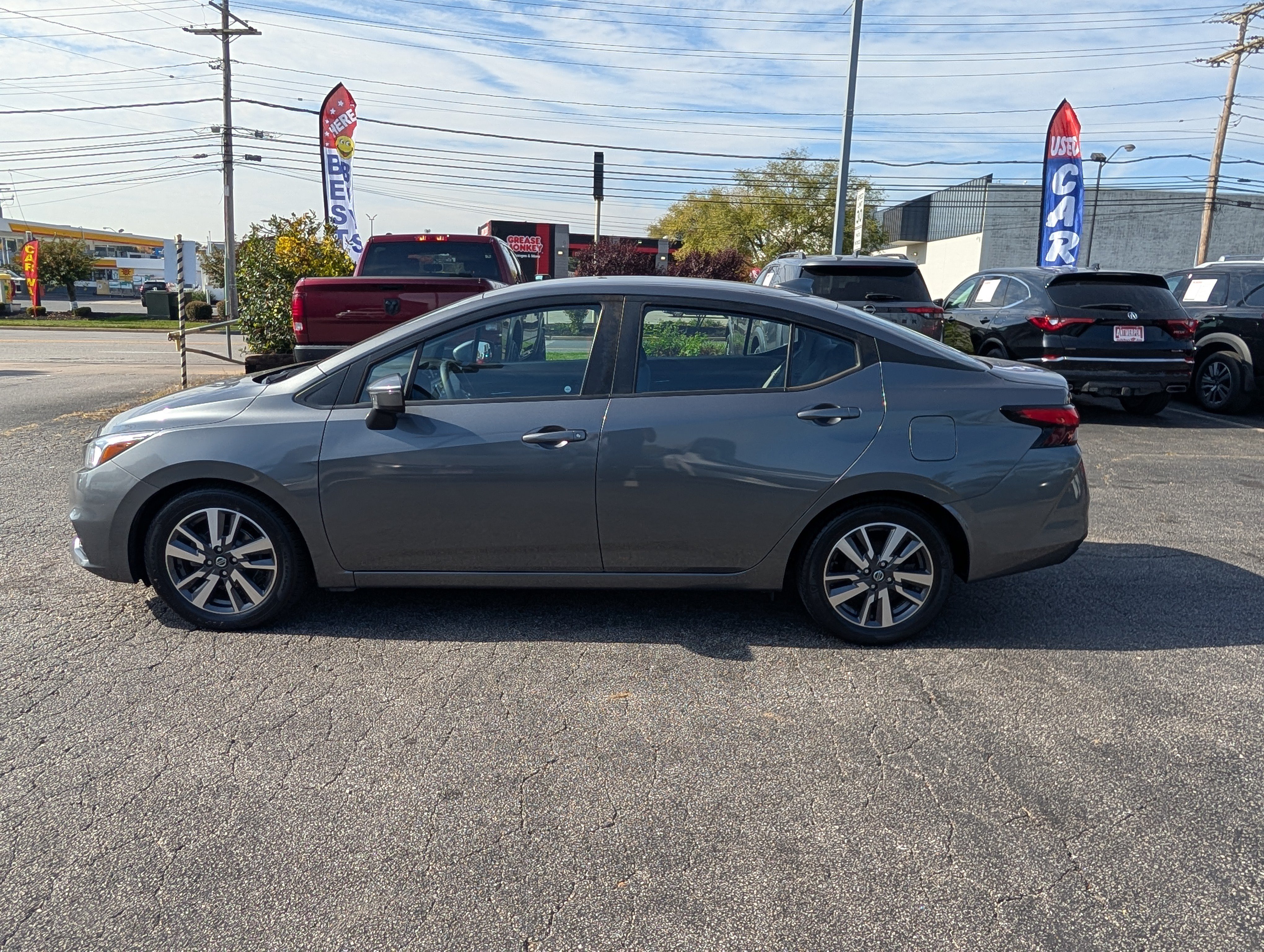 Used 2020 Nissan Versa SV FWD image 6