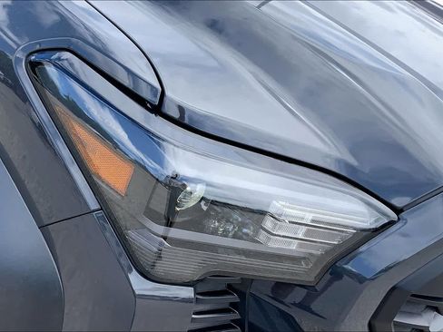 Used 2024 Toyota Tacoma TRD Off-Road AWD/4WD image 27