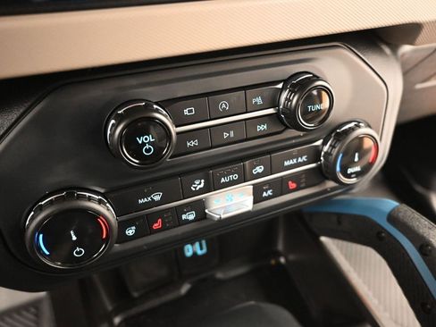 Used 2022 Ford Bronco Wildtrak image 17