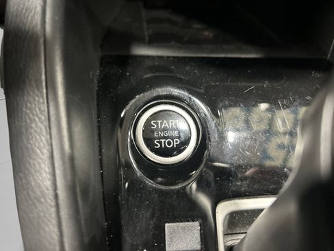 Used 2025 Nissan Versa SV image 22