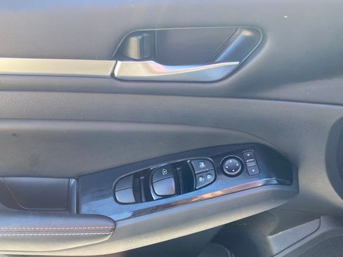 Used 2024 Nissan Altima 2.5 SR w/ SR Premium Package image 22