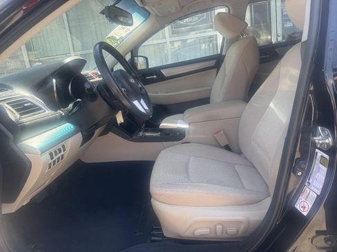 Used 2017 Subaru Outback 2.5i Premium AWD/4WD image 11