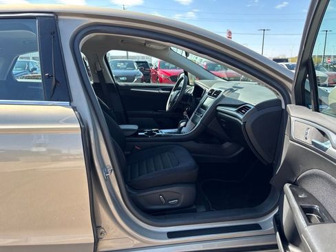 Used 2015 Ford Fusion SE FWD image 34