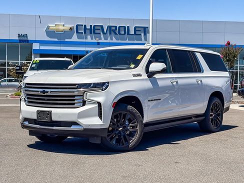 Used 2021 Chevrolet Suburban High Country w/ Premium Package AWD/4WD image 1