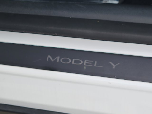 Used 2023 Tesla Model Y Long Range AWD/4WD image 19