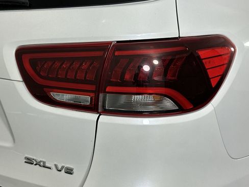 Used 2019 Kia Sorento SX FWD image 26