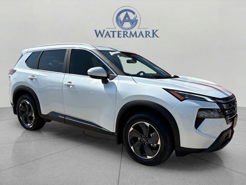 Certified 2025 Nissan Rogue SV w/ SV Premium Package AWD/4WD image 7